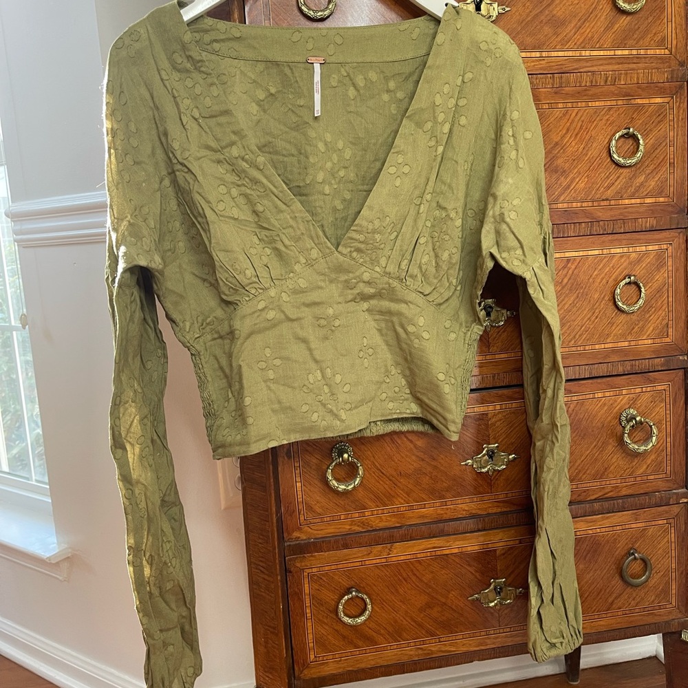Adorable XS NWOT Free People Loden Crop Blouse